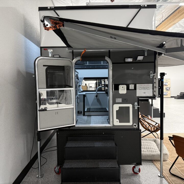 Hawk Slide-In
Floorplan: Front Dinette on display at Woodland Factory Showroom