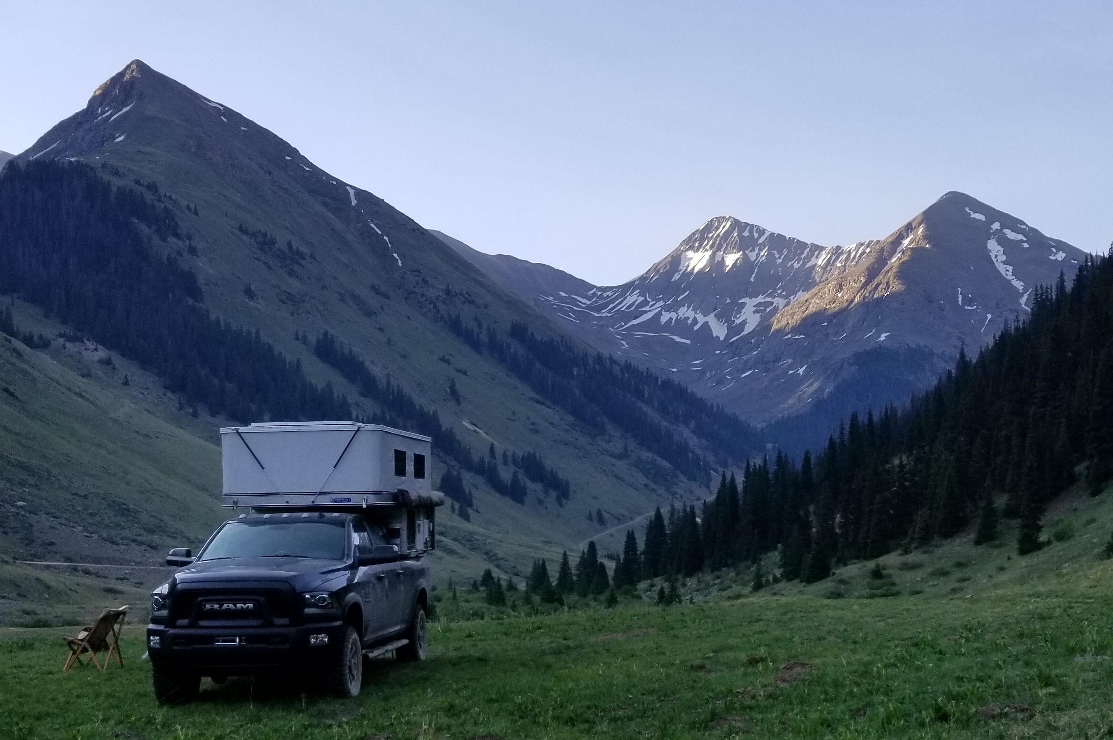 8 Benefits of Lightweight Truck Campers 