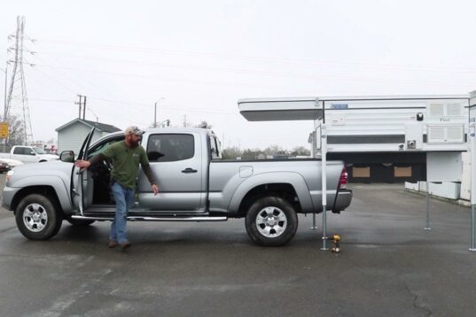 Loading & Unloading a camper from a 2005 – 2021 Toyota Tacoma